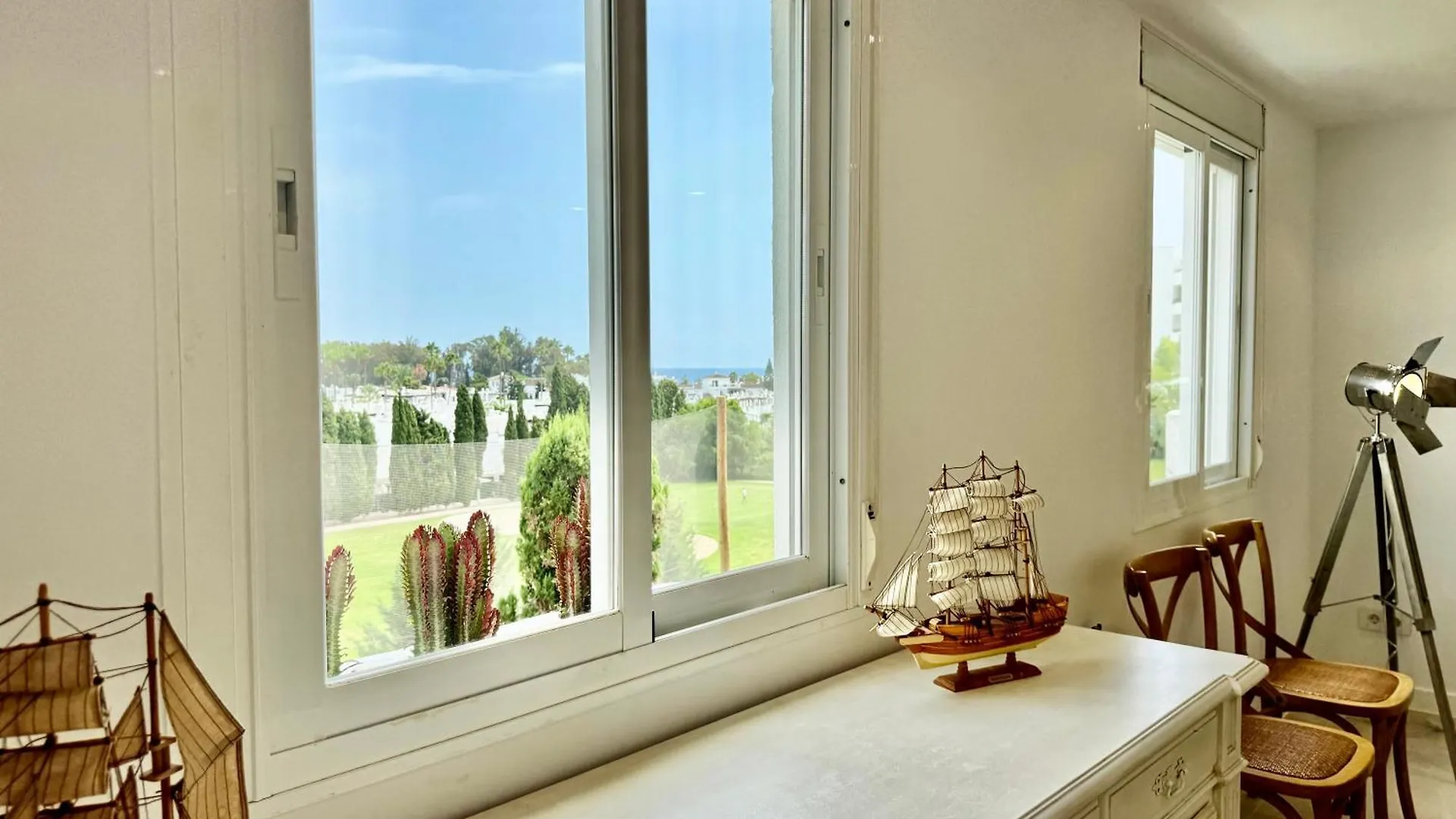 Sea And Mountain Views Penthouse In Guadalmina - Eaw Homes Marbella