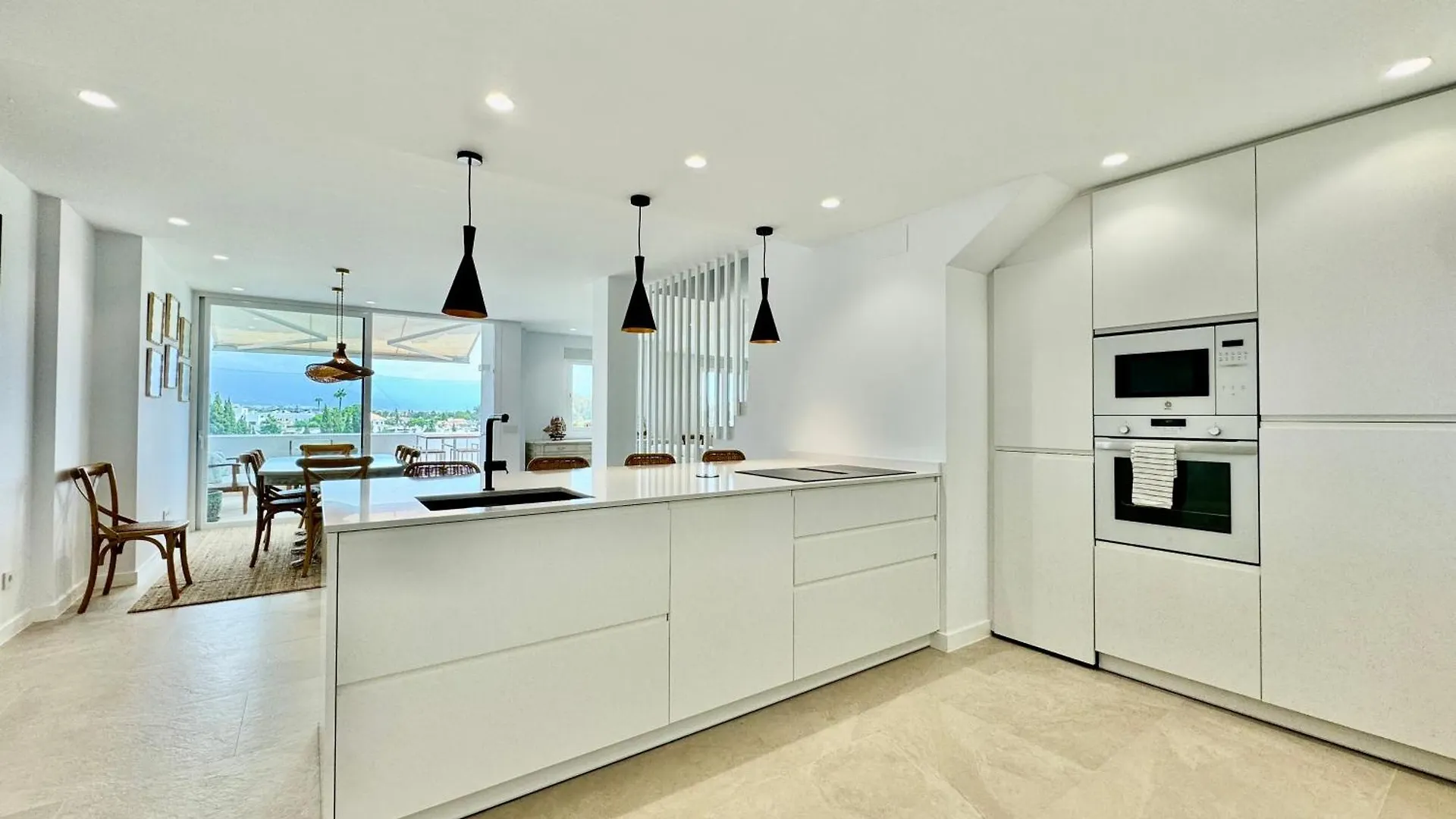 Sea And Mountain Views Penthouse In Guadalmina - Eaw Homes Marbella