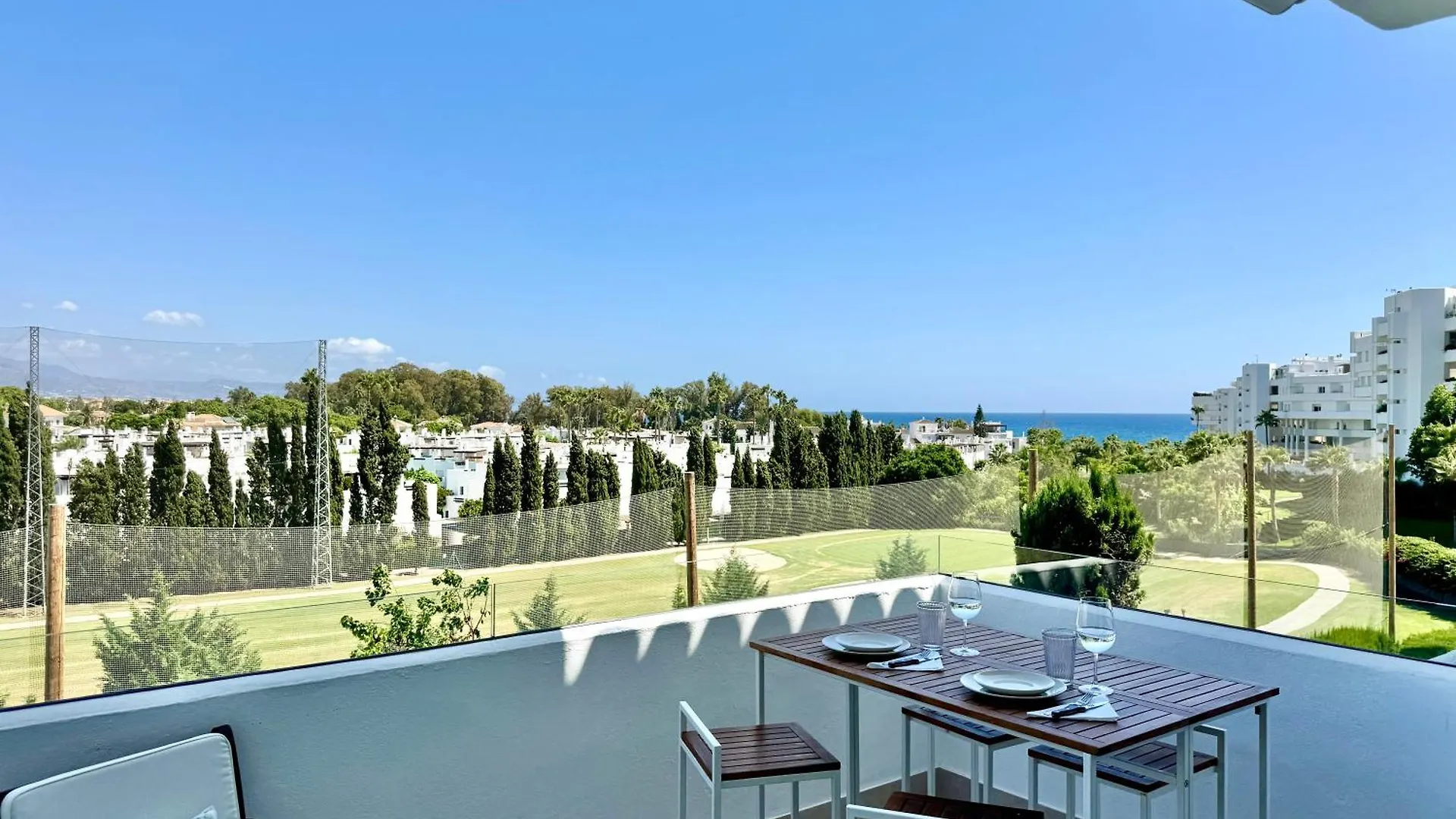 Sea And Mountain Views Penthouse In Guadalmina - Eaw Homes Marbella